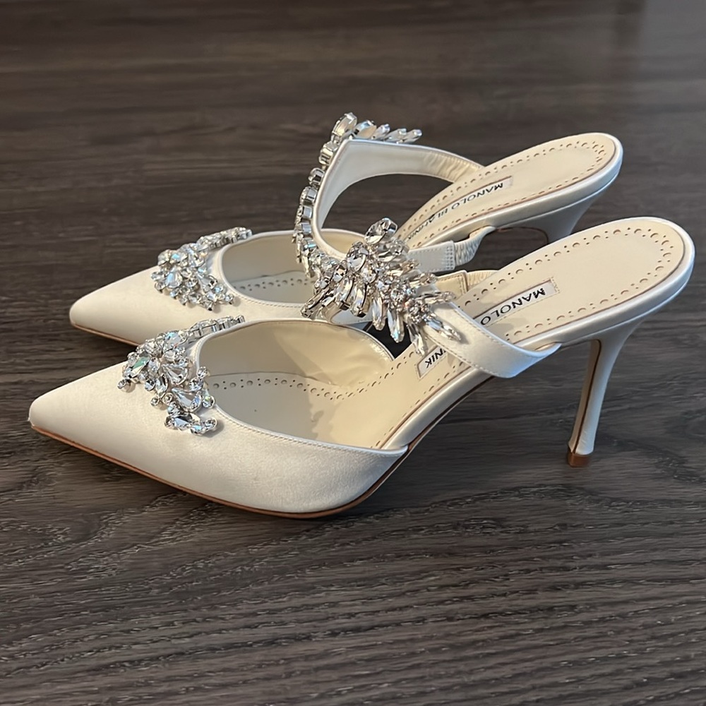 BRAND NEW Manolo Blahnik Lurum Crystal in 38 1/2